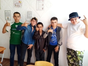 rlUR_9HsQOk rlUR_9HsQOk